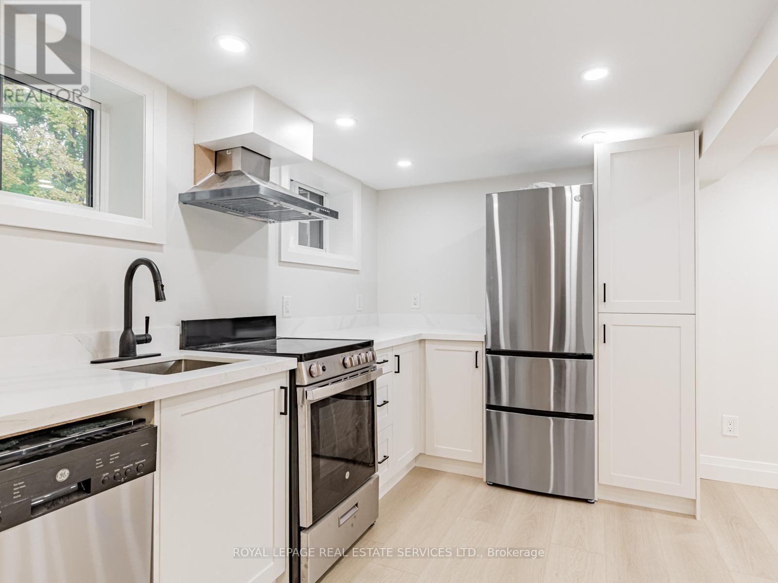 61 Yonge Boulevard, Toronto, Ontario  M5M 3G7 - Photo 9 - C12507700