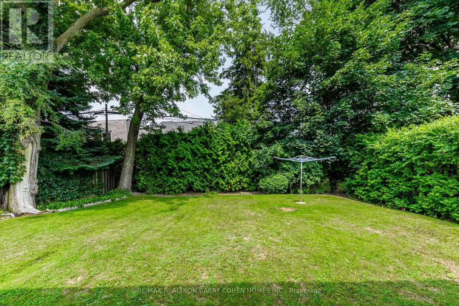 200 Cortleigh Boulevard, Toronto, Ontario  M5N 1P5 - Photo 23 - C12507704