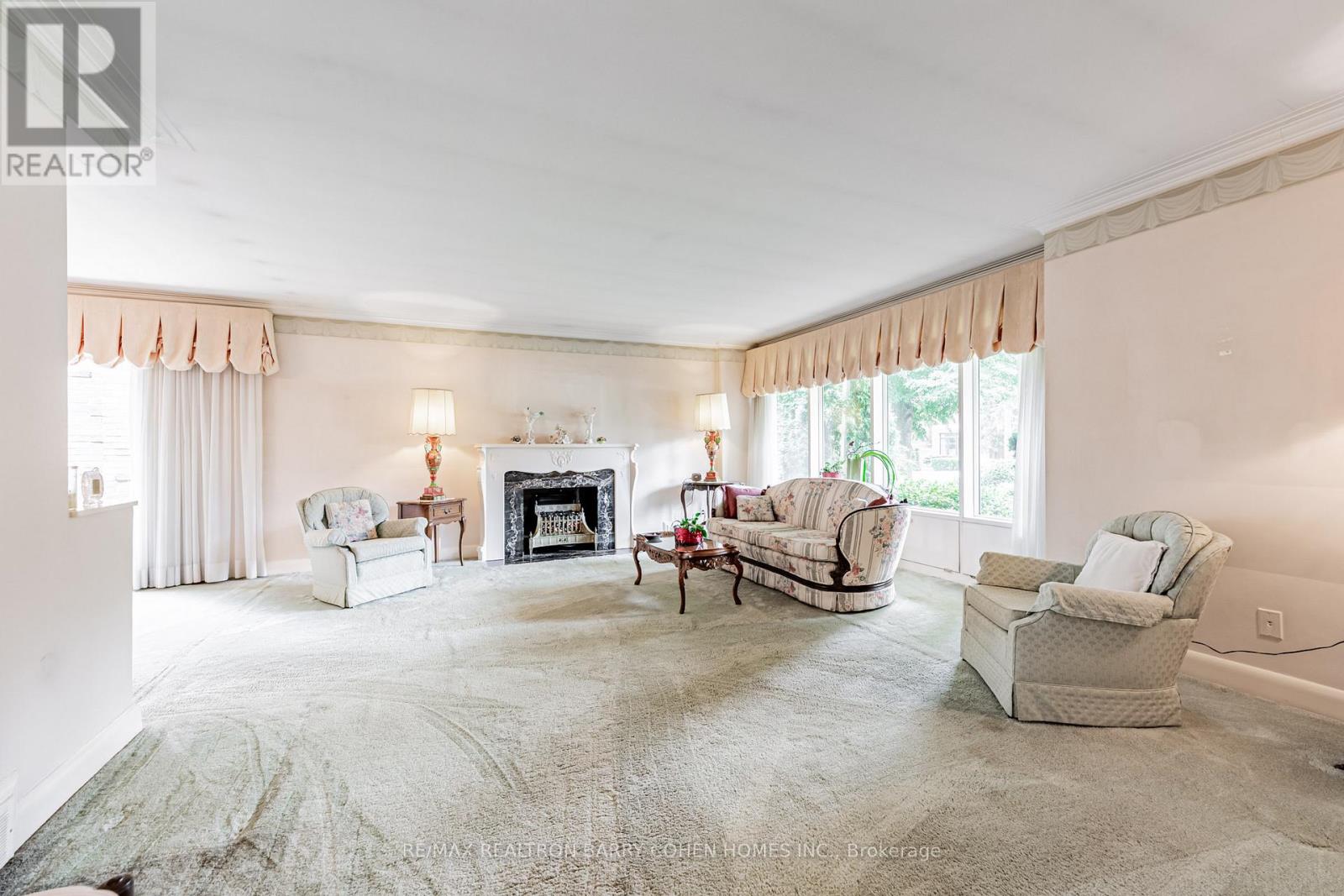 200 Cortleigh Boulevard, Toronto, Ontario  M5N 1P5 - Photo 4 - C12507704