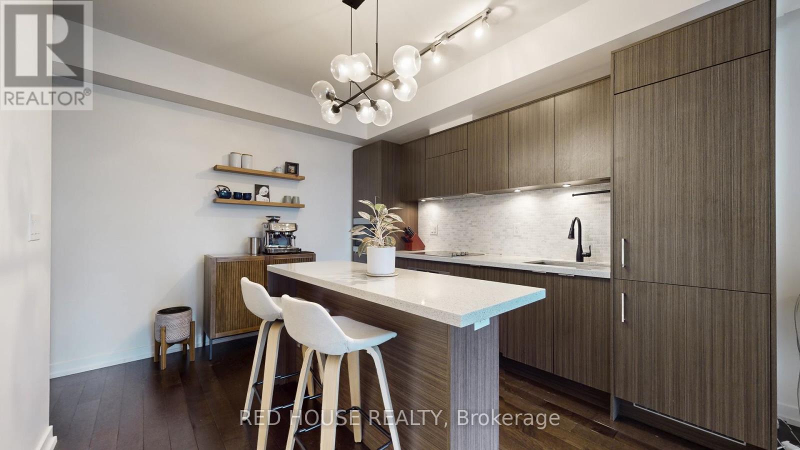 2010 - 21 Widmer Street, Toronto, Ontario  M5V 0B8 - Photo 2 - C12507734