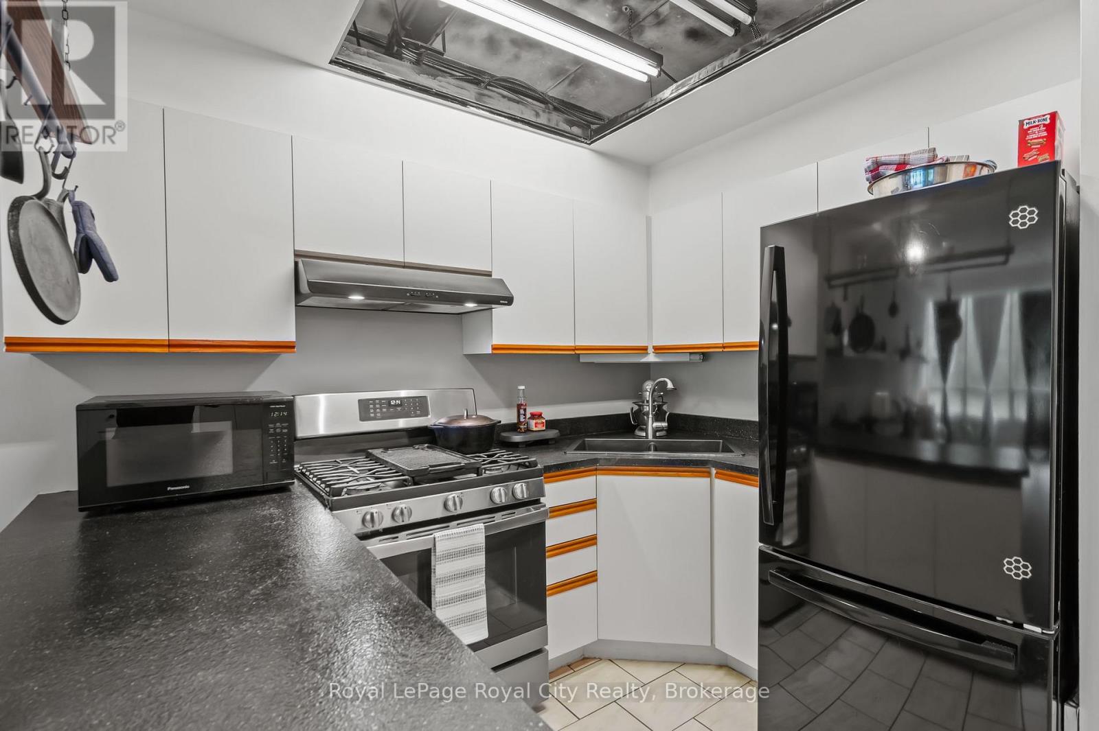 109 - 105 Bagot Street, Guelph, Ontario  N1H 8H4 - Photo 15 - X12182112