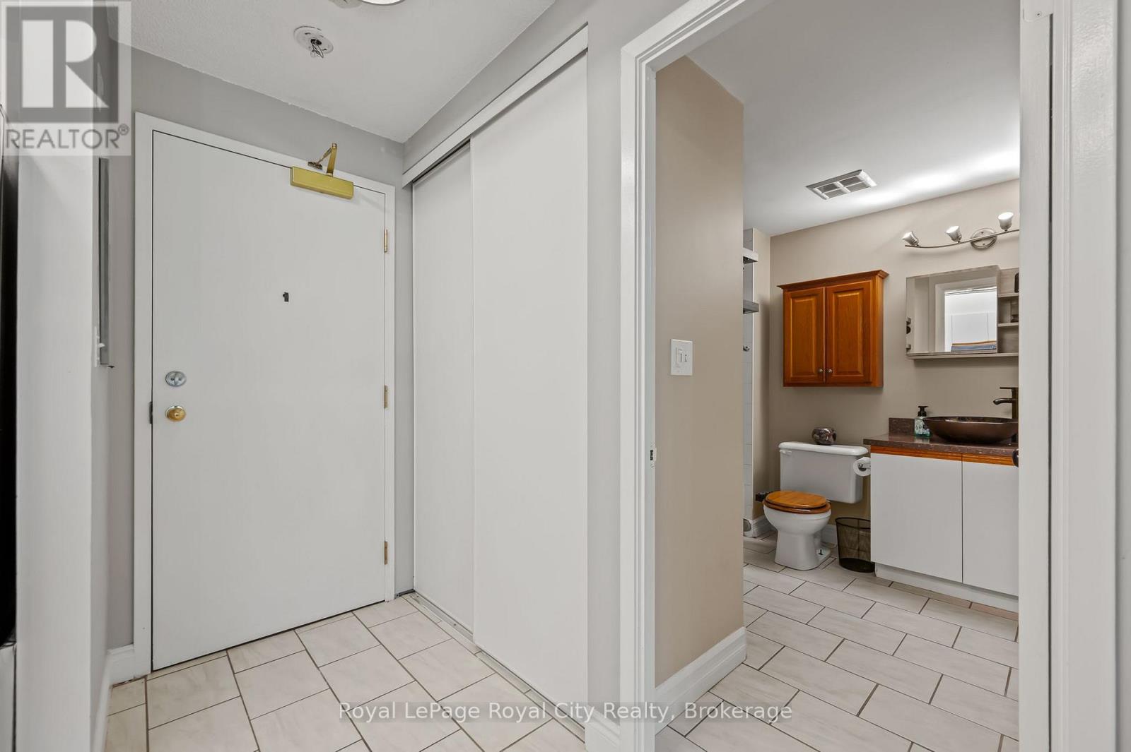 109 - 105 Bagot Street, Guelph, Ontario  N1H 8H4 - Photo 17 - X12182112