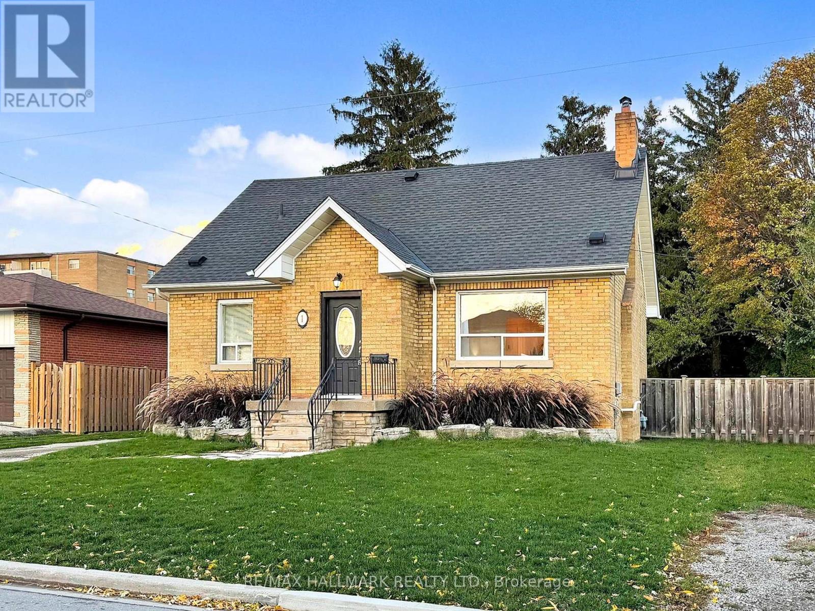 1 Andrew Avenue, Toronto, Ontario  M1M 3G8 - Photo 3 - E12507560