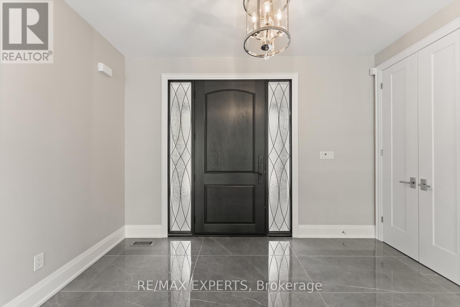 211 Pine Avenue, Caledon, Ontario  L7E 3S7 - Photo 5 - W12506994