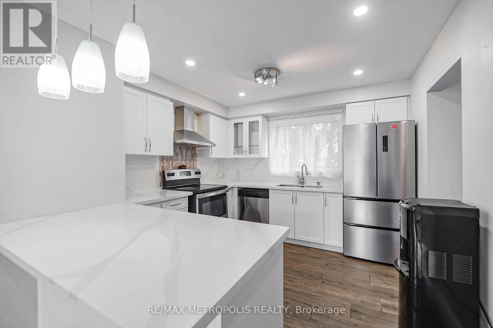 8 - 75 BLACKWELL AVENUE, Toronto, Ontario