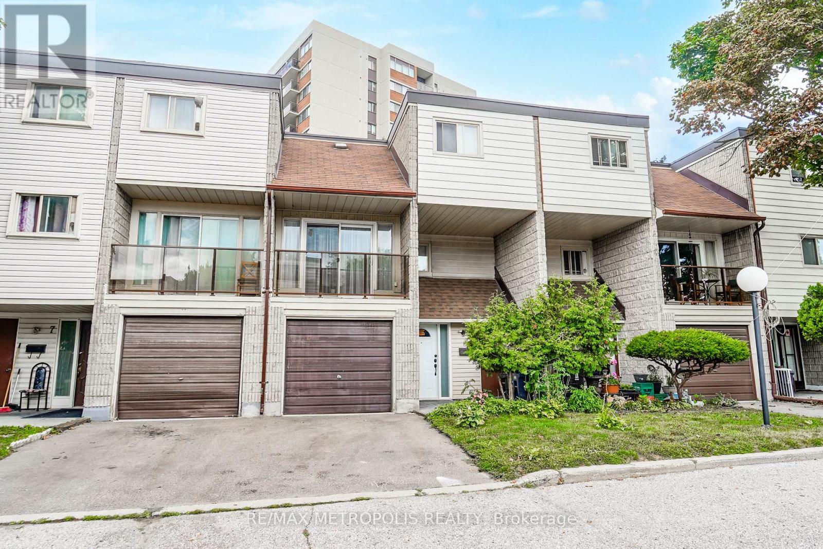 8 - 75 Blackwell Avenue, Toronto, Ontario  M1B 1K5 - Photo 3 - E12507616