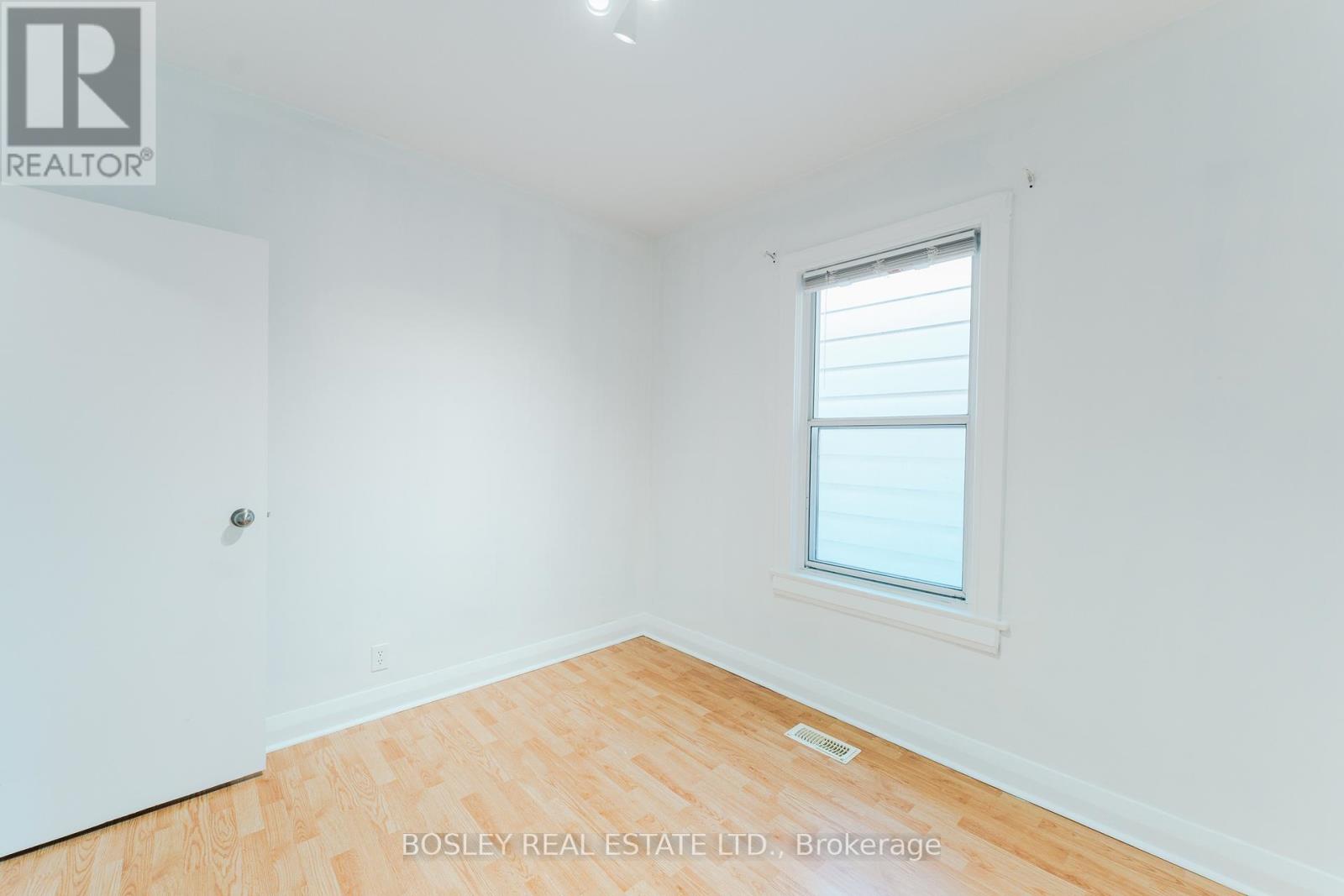 203 Virginia Avenue, Toronto, Ontario  M4C 2T6 - Photo 13 - E12507646