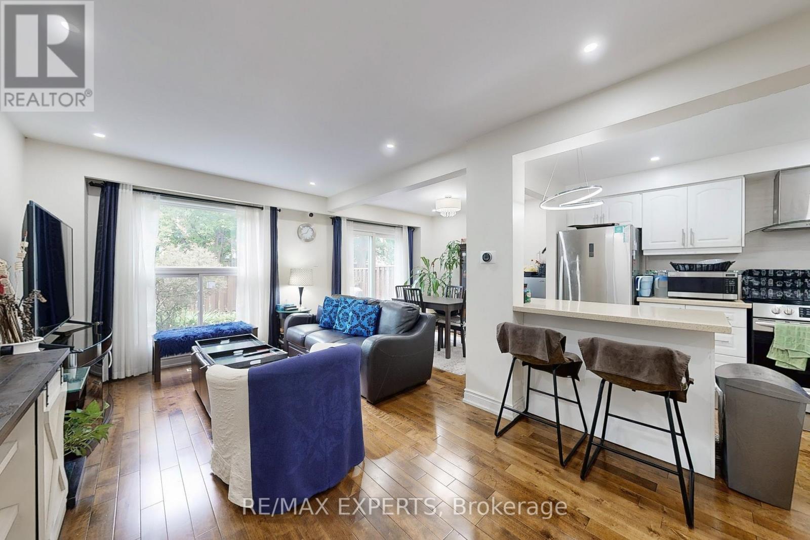 44 - 30 DUNDALK DRIVE, Toronto, Ontario