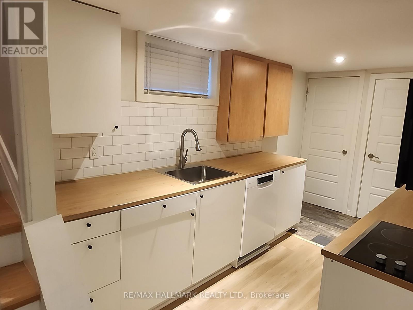 Lower - 96 Glen Davis Crescent, Toronto, Ontario  M4E 1X5 - Photo 8 - E12453338