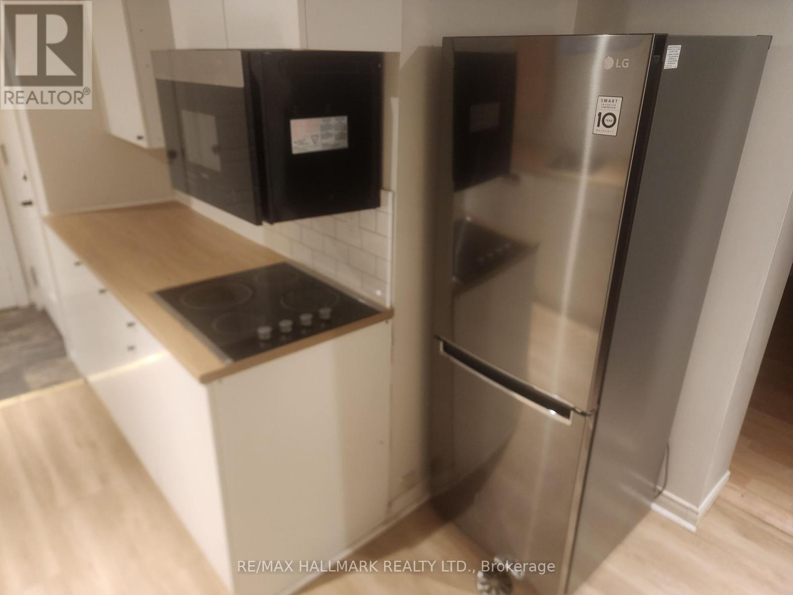 Lower - 96 Glen Davis Crescent, Toronto, Ontario  M4E 1X5 - Photo 9 - E12453338