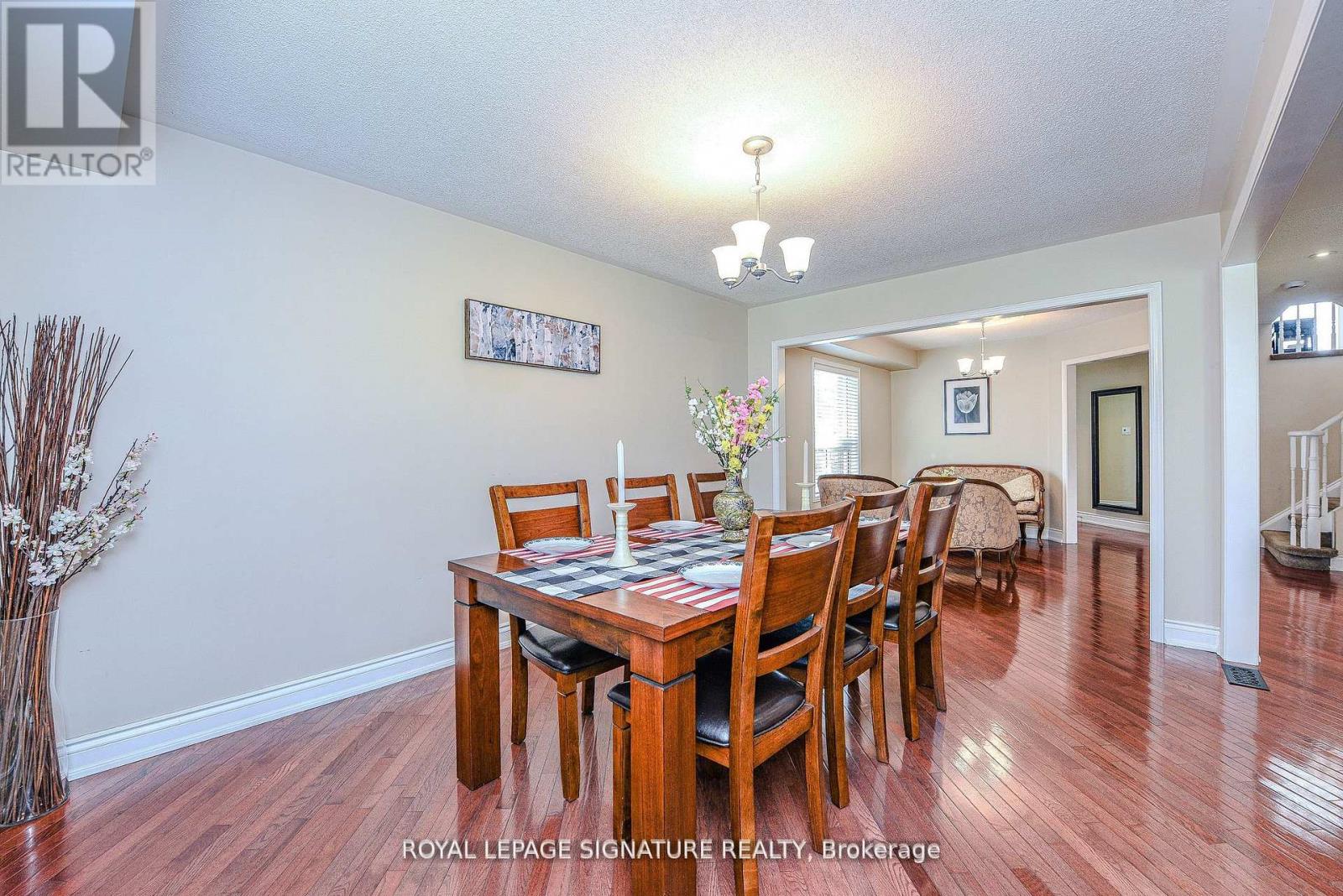 2547 Raglan Court, Mississauga, Ontario  L5M 5L5 - Photo 8 - W12507040