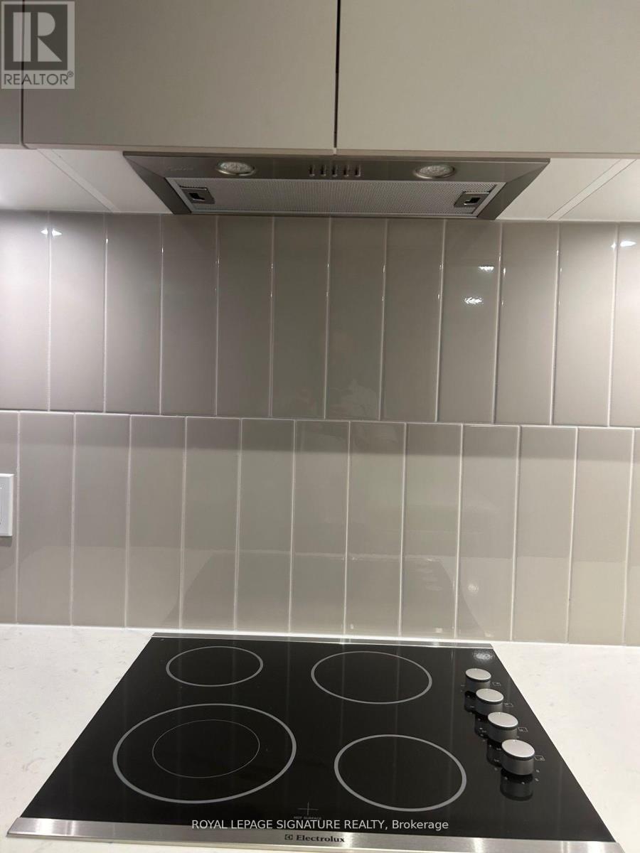 312 - 8 Beverley Glen Boulevard, Vaughan, Ontario  L4J 0L5 - Photo 10 - N12507562