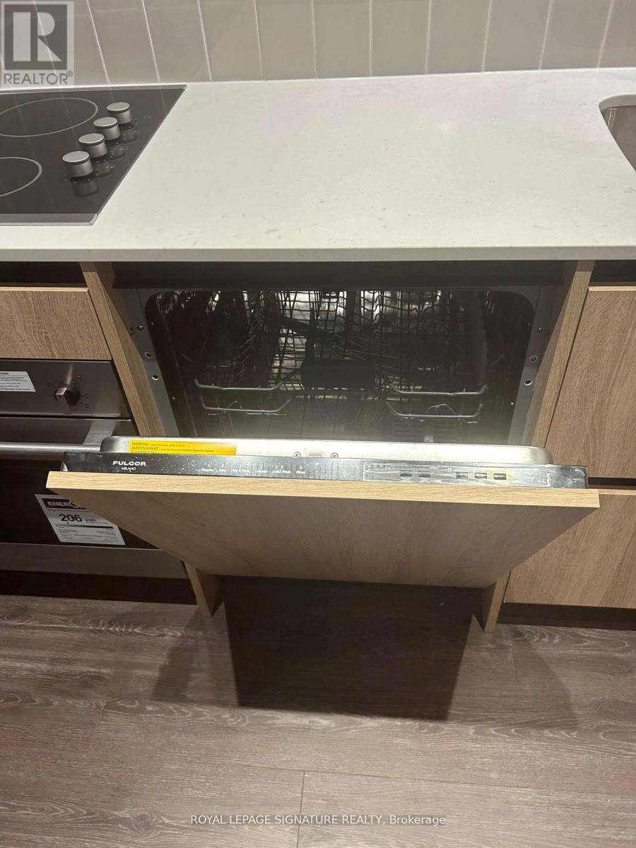 312 - 8 Beverley Glen Boulevard, Vaughan, Ontario  L4J 0L5 - Photo 9 - N12507562