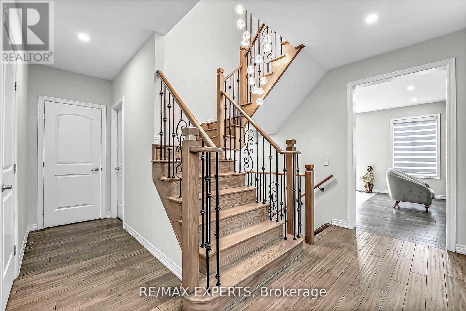 95 Selby Crescent, Bradford West Gwillimbury, Ontario  L3Z 0V3 - Photo 10 - N12507636