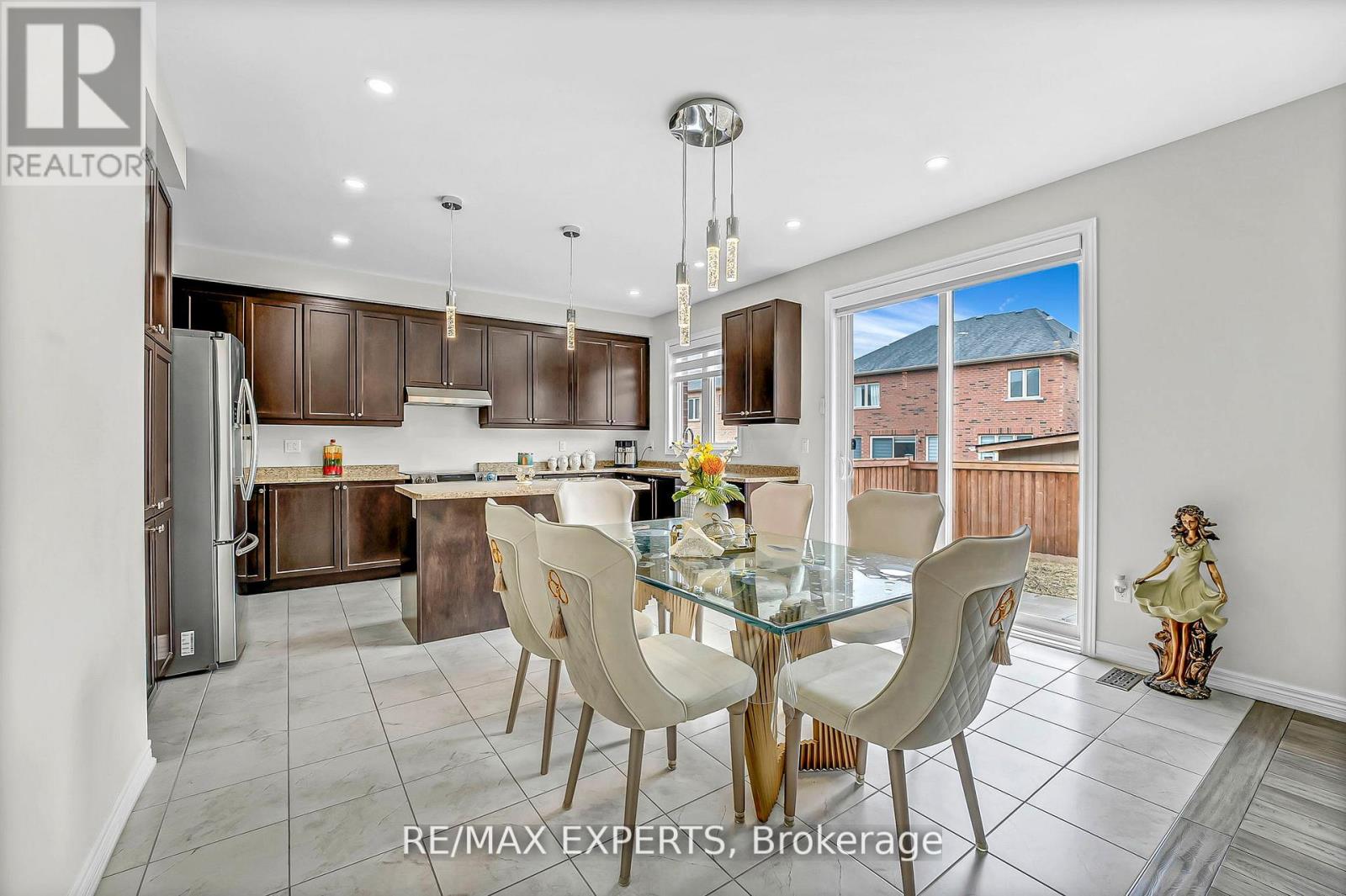 95 Selby Crescent, Bradford West Gwillimbury, Ontario  L3Z 0V3 - Photo 14 - N12507636