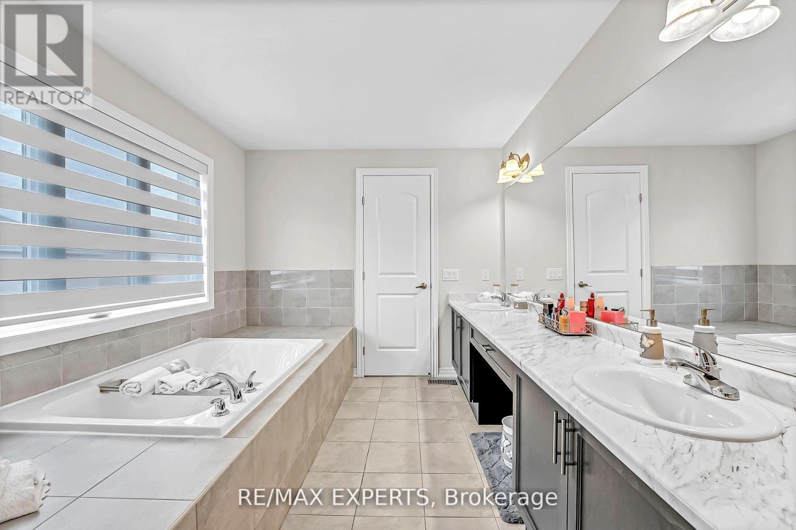 95 Selby Crescent, Bradford West Gwillimbury, Ontario  L3Z 0V3 - Photo 24 - N12507636