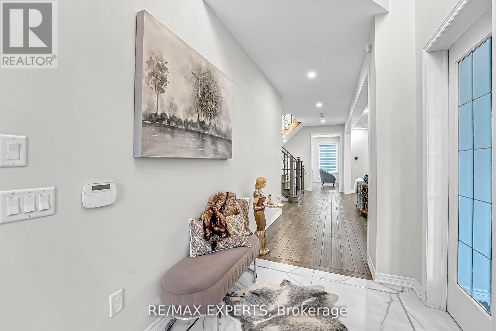 95 Selby Crescent, Bradford West Gwillimbury, Ontario  L3Z 0V3 - Photo 6 - N12507636