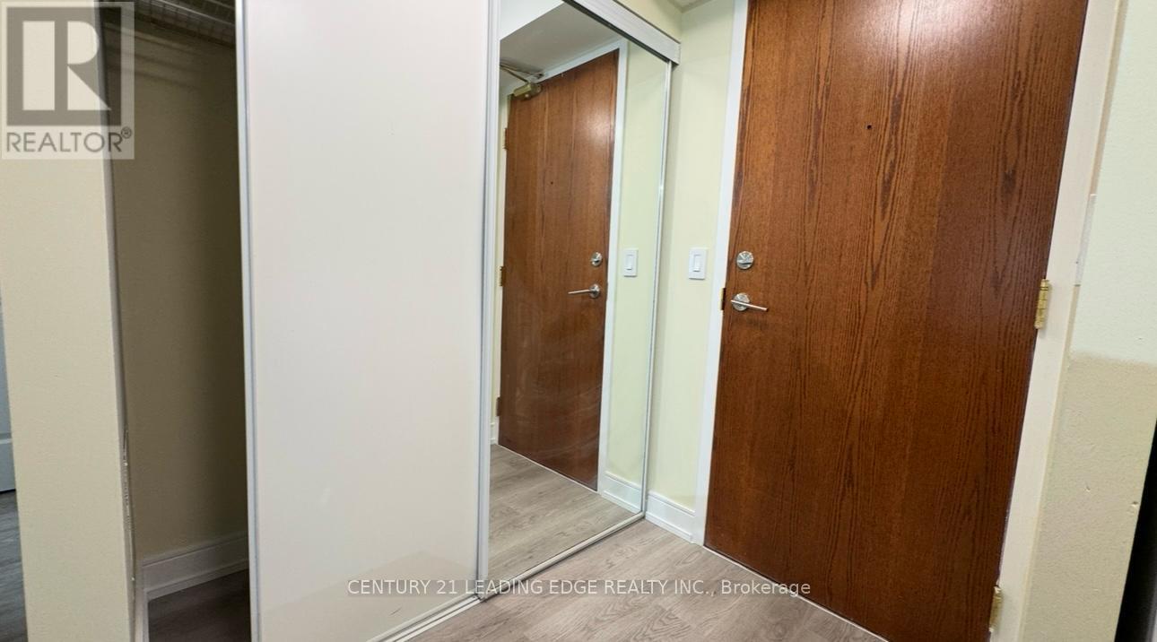 712 - 11 Oneida Crescent, Richmond Hill, Ontario  L4B 0A1 - Photo 3 - N12507648