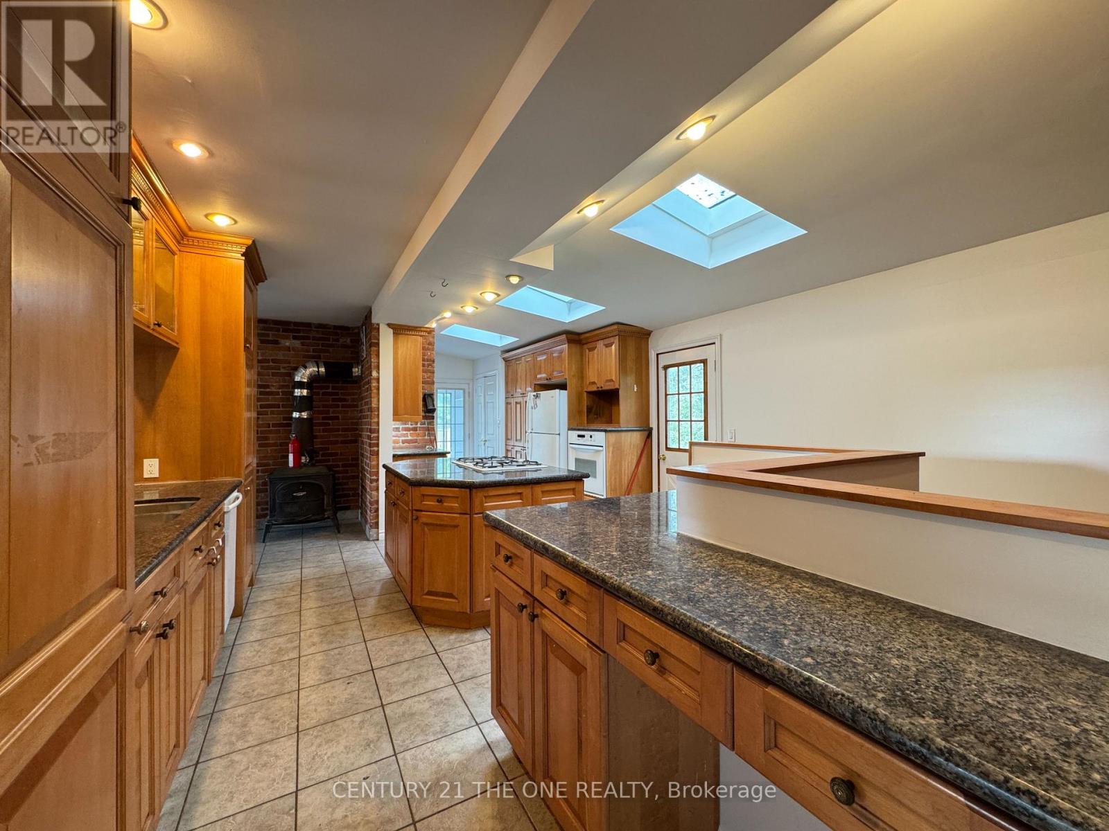 5828 Yonge Street, Innisfil, Ontario  L0L 1K0 - Photo 15 - N12507686