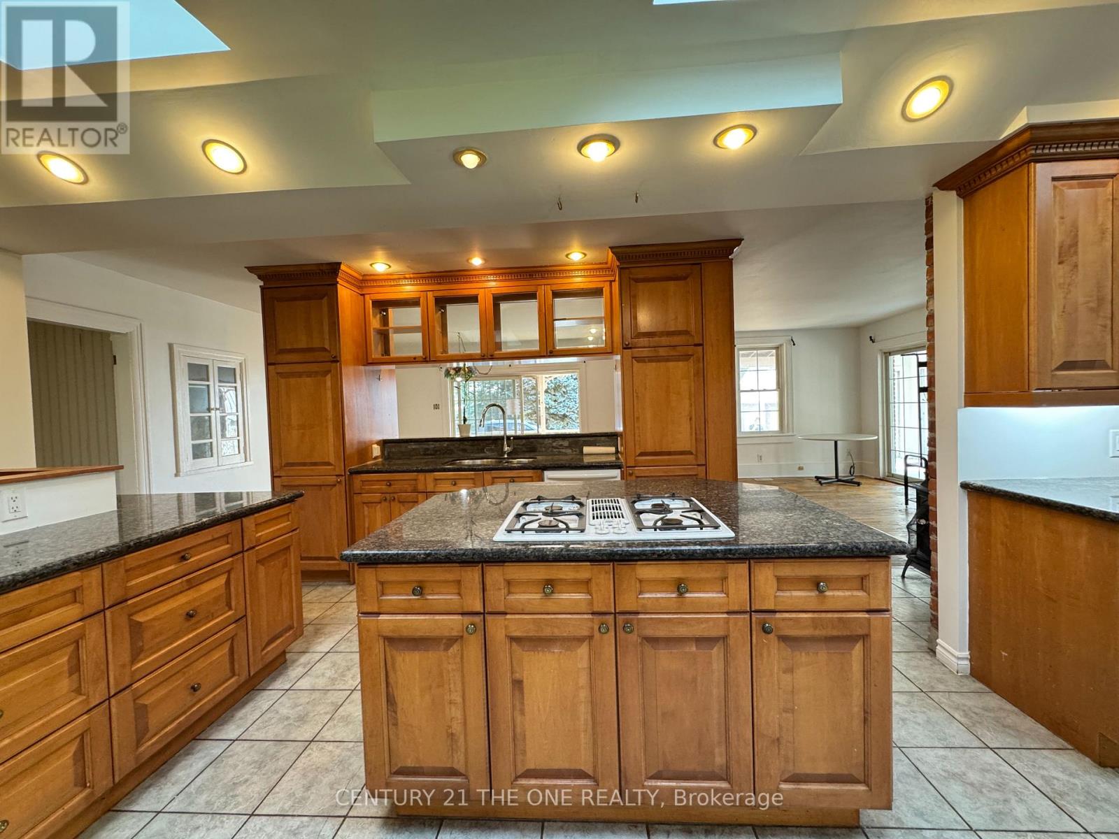 5828 Yonge Street, Innisfil, Ontario  L0L 1K0 - Photo 17 - N12507686