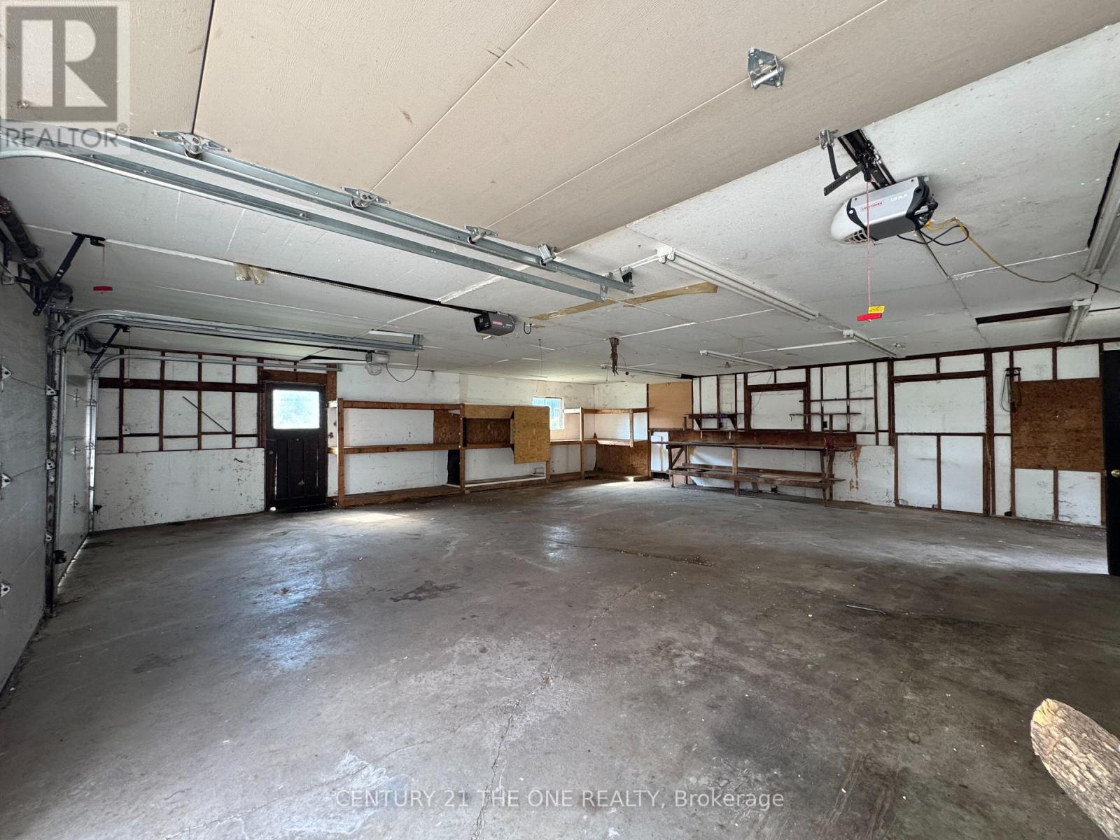 5828 Yonge Street, Innisfil, Ontario  L0L 1K0 - Photo 9 - N12507686