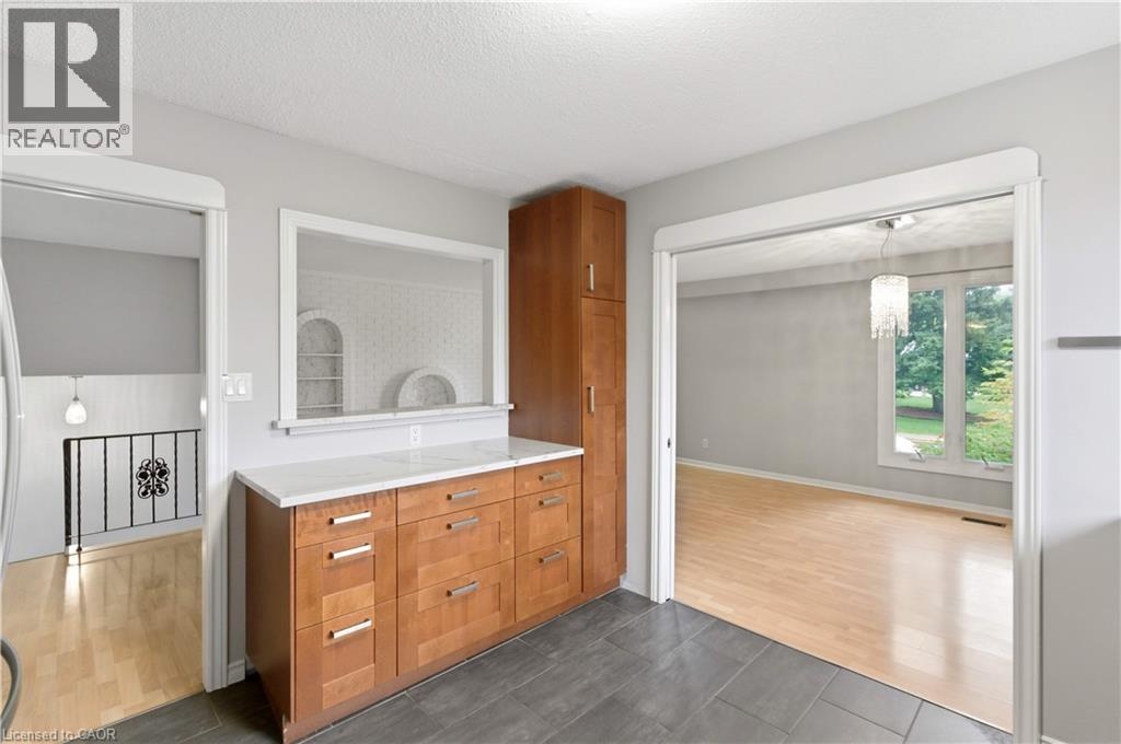 111 Britten Close, Hamilton, Ontario  L9C 4K1 - Photo 12 - 40770439