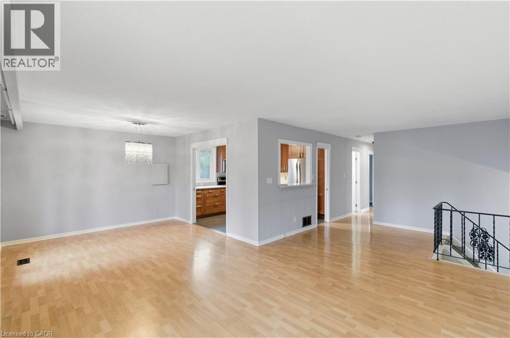 111 Britten Close, Hamilton, Ontario  L9C 4K1 - Photo 7 - 40770439