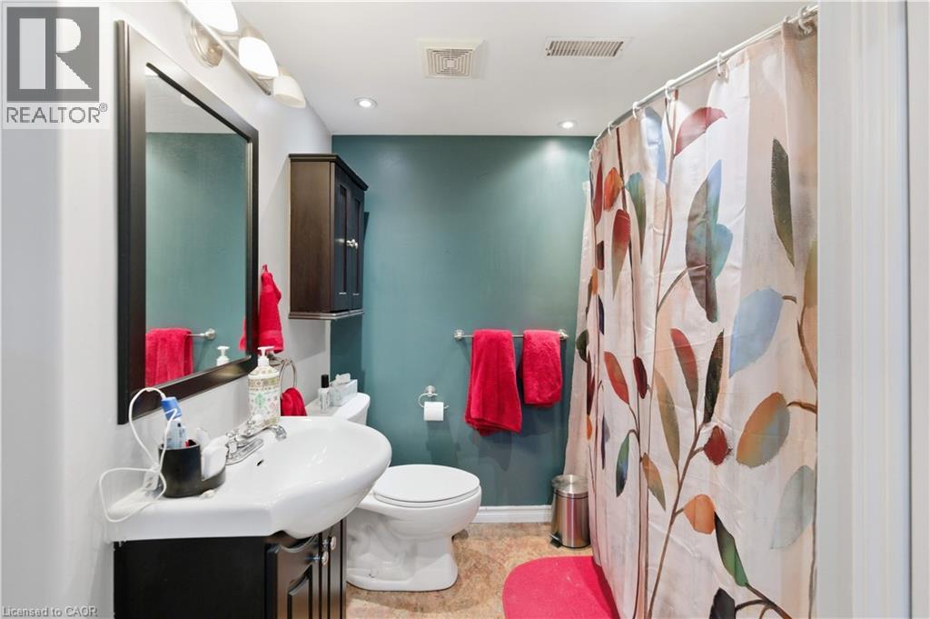 111 Britten Close, Hamilton, Ontario  L9C 4K1 - Photo 37 - 40770439