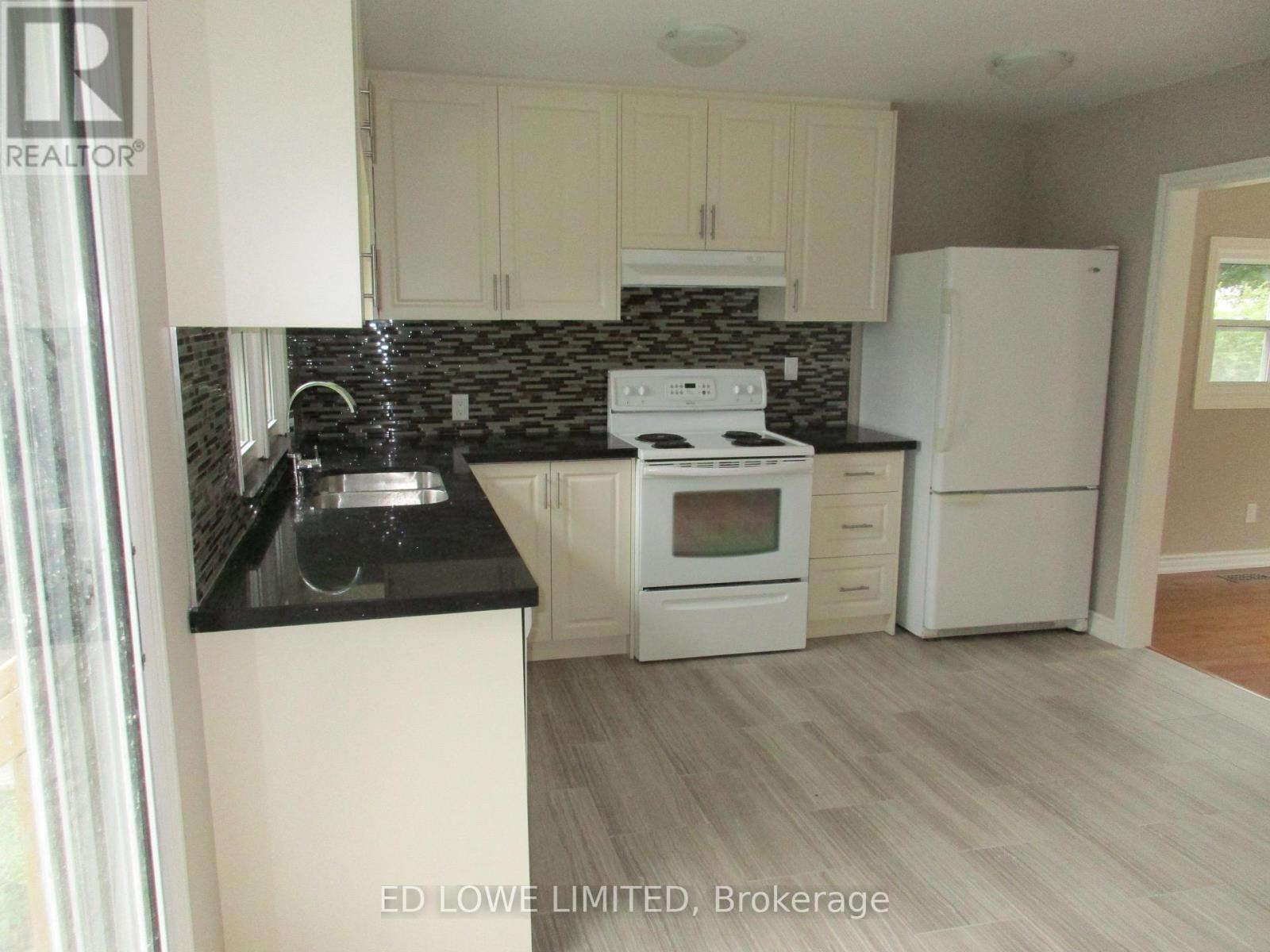 107 Letitia Street, Barrie (North Shore), Ontario  L4N 1P4 - Photo 10 - S12507602