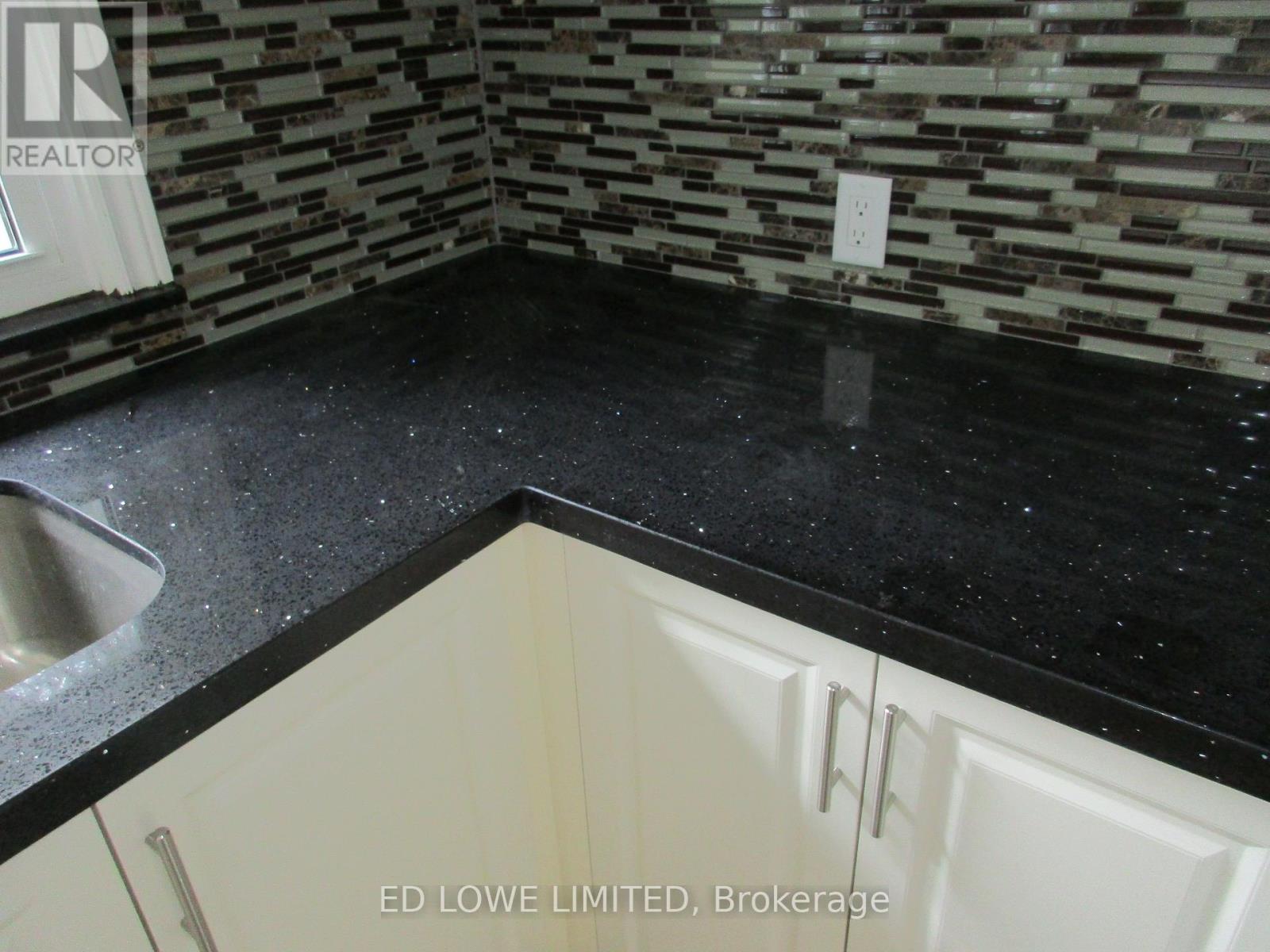 107 Letitia Street, Barrie (North Shore), Ontario  L4N 1P4 - Photo 13 - S12507602