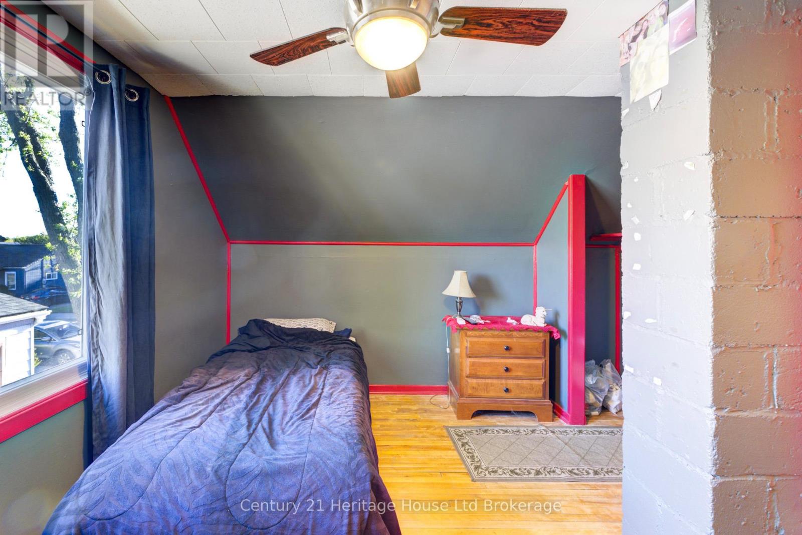 38 Sanderson Street, Brantford, Ontario  N3S 2V2 - Photo 36 - X12449362