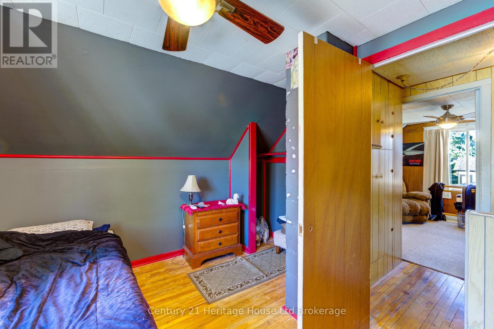 38 Sanderson Street, Brantford, Ontario  N3S 2V2 - Photo 34 - X12449362