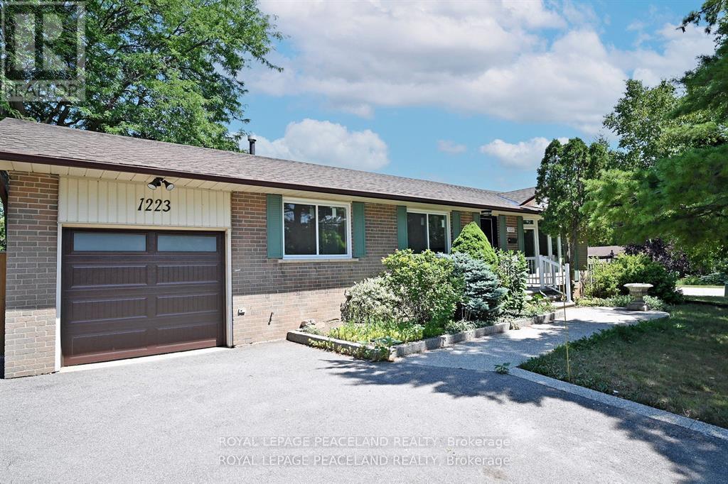 1223 Redbank Crescent, Oakville, Ontario  L6H 1Y4 - Photo 3 - W12507568