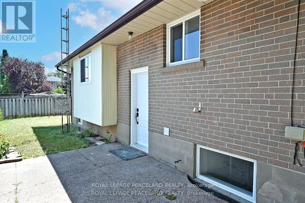 1223 Redbank Crescent, Oakville, Ontario  L6H 1Y4 - Photo 38 - W12507568