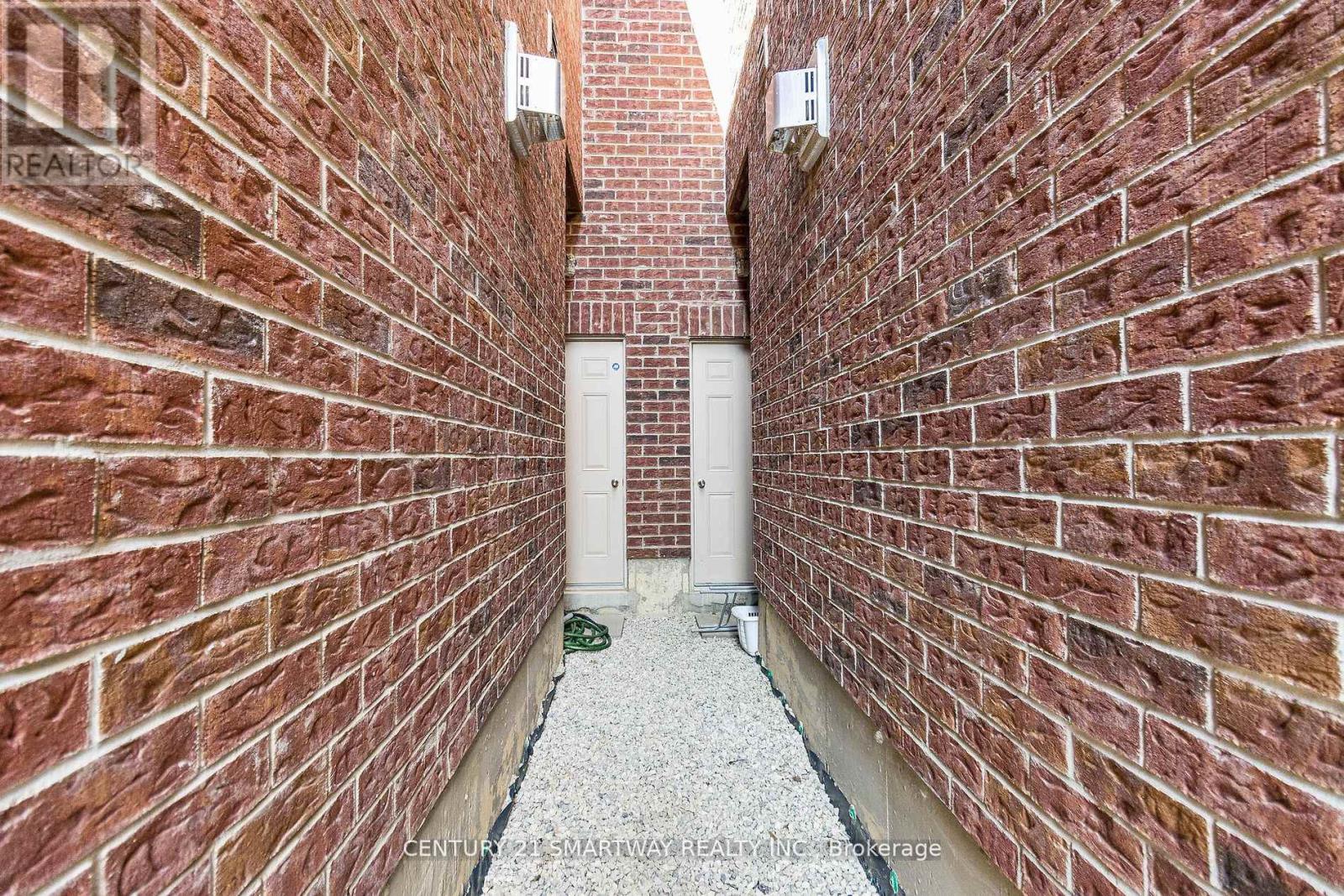 168 Agava Street, Brampton, Ontario  L7A 4R9 - Photo 37 - W12507576