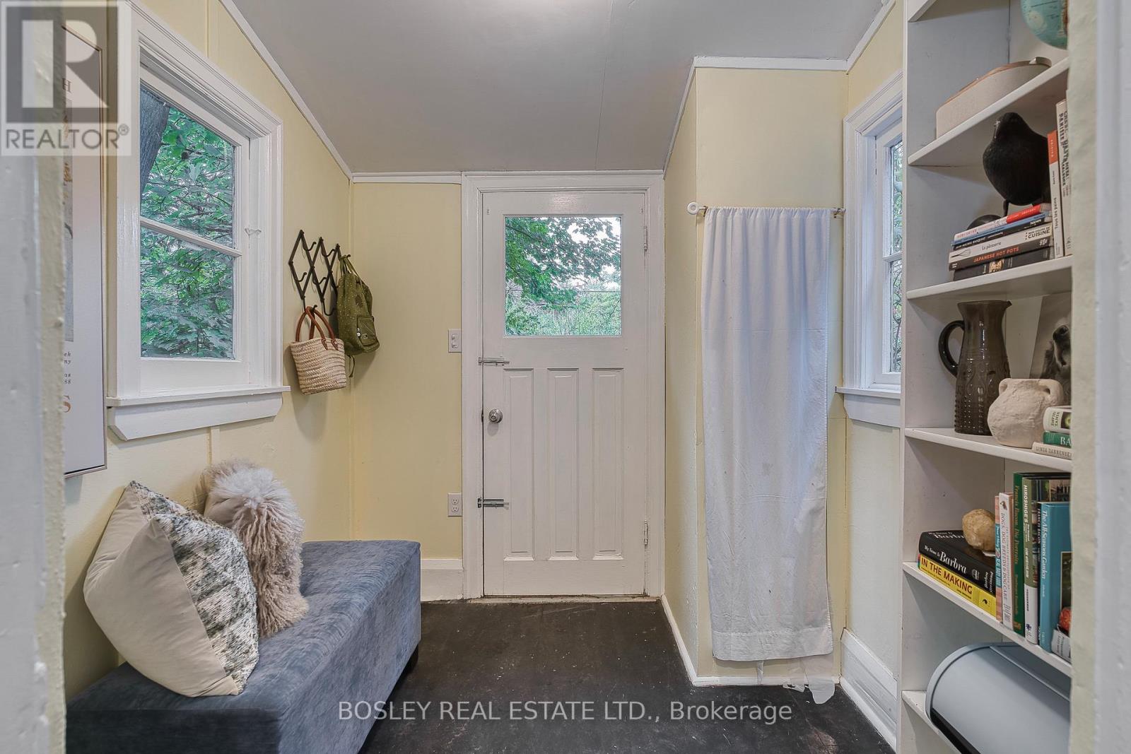 60 Grenadier Road, Toronto, Ontario  M6R 1R2 - Photo 21 - W12507590