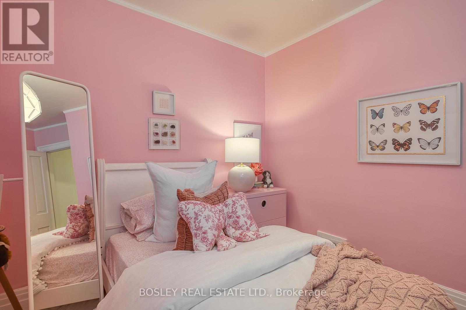 60 Grenadier Road, Toronto, Ontario  M6R 1R2 - Photo 25 - W12507590