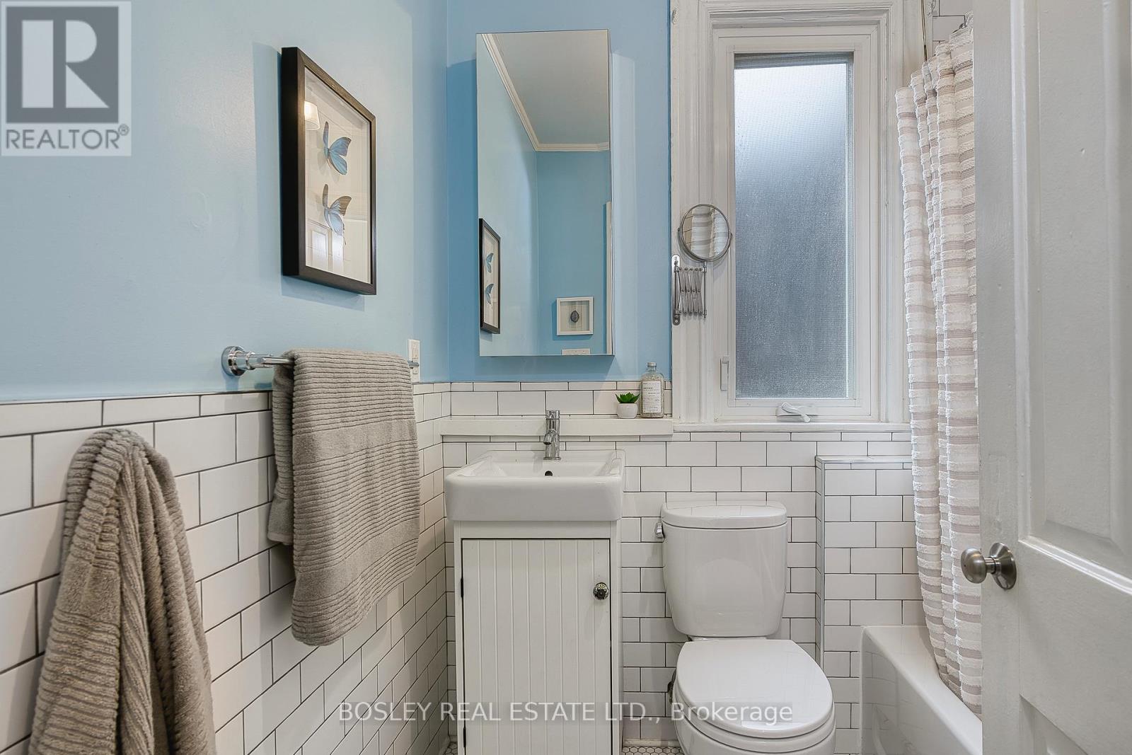 60 Grenadier Road, Toronto, Ontario  M6R 1R2 - Photo 27 - W12507590