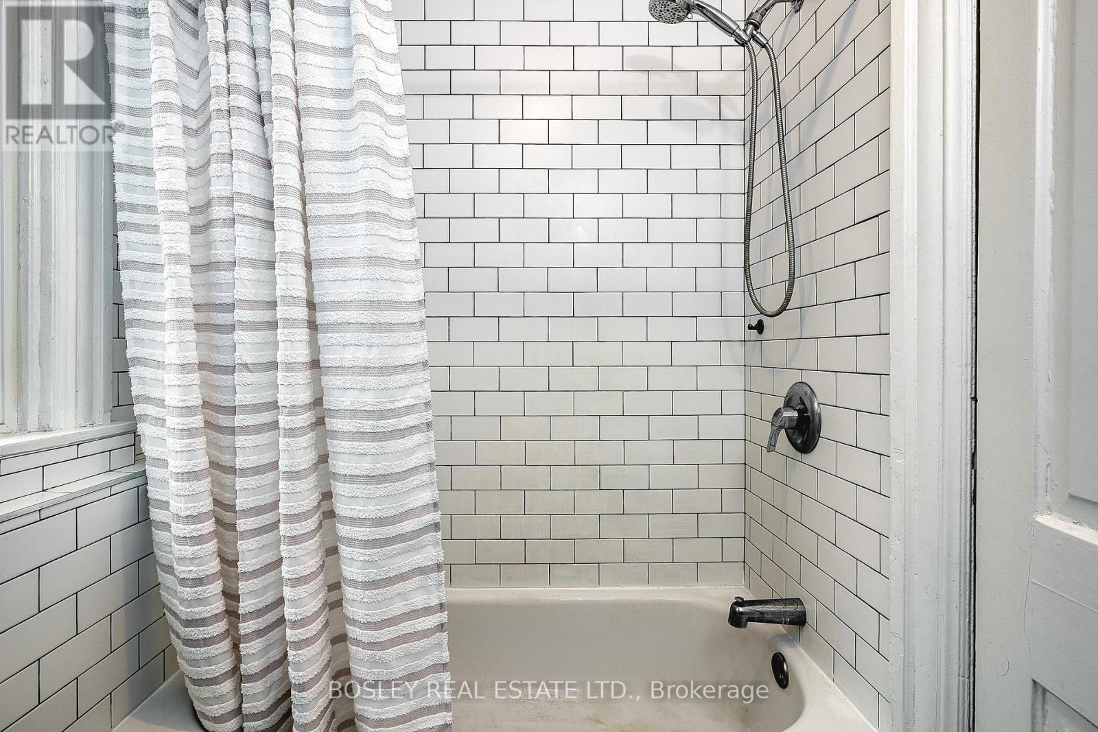 60 Grenadier Road, Toronto, Ontario  M6R 1R2 - Photo 28 - W12507590