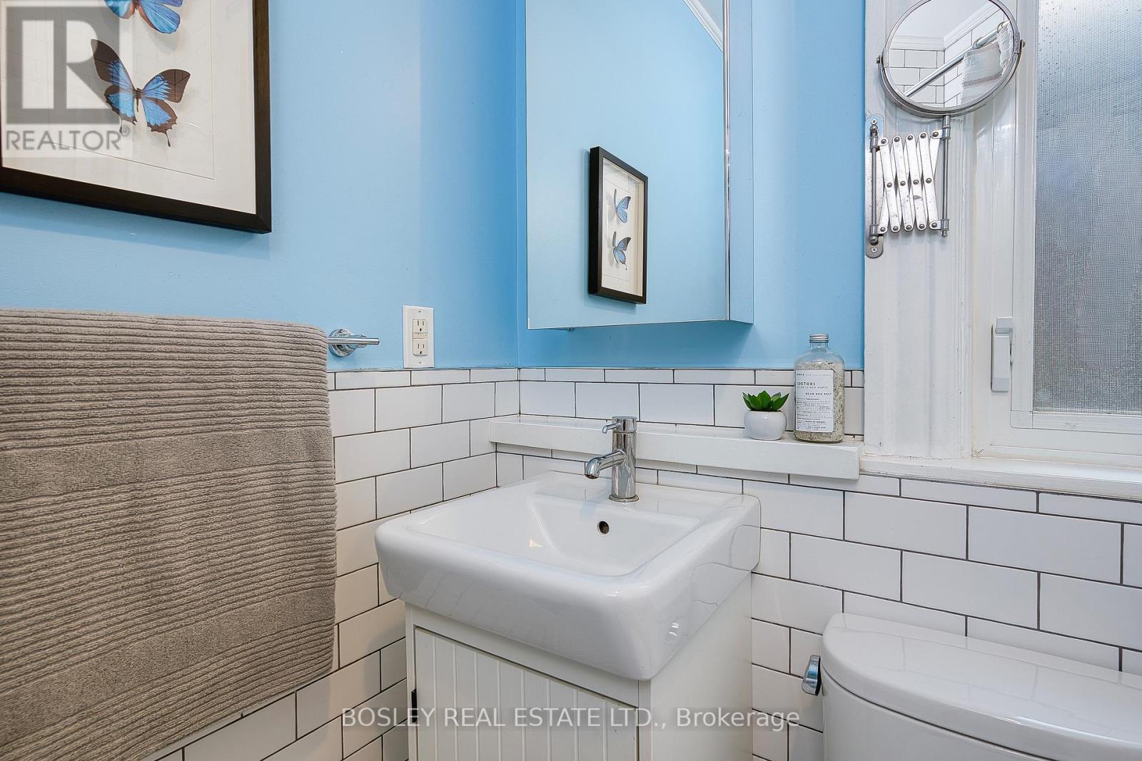 60 Grenadier Road, Toronto, Ontario  M6R 1R2 - Photo 29 - W12507590