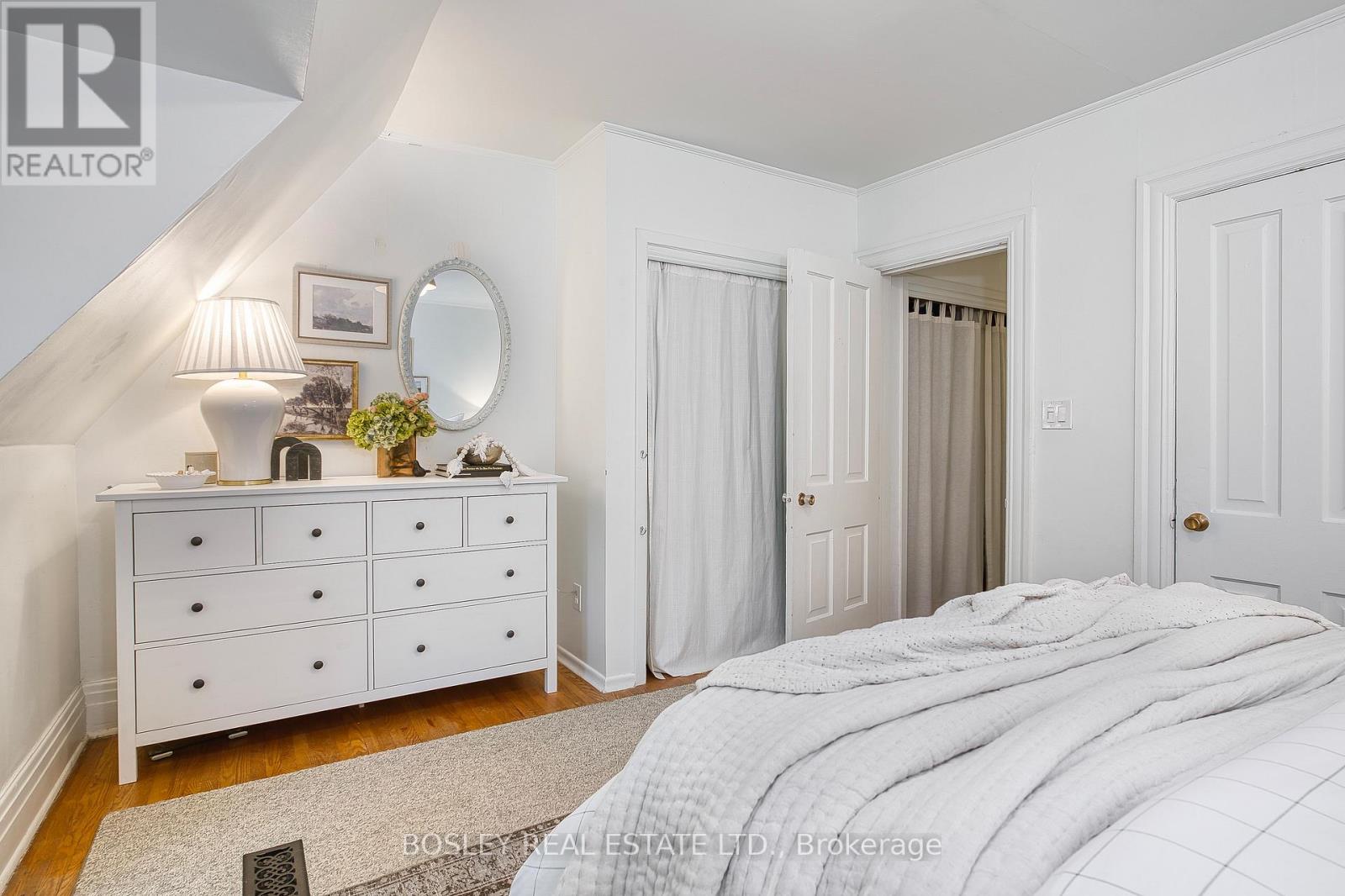 60 Grenadier Road, Toronto, Ontario  M6R 1R2 - Photo 34 - W12507590