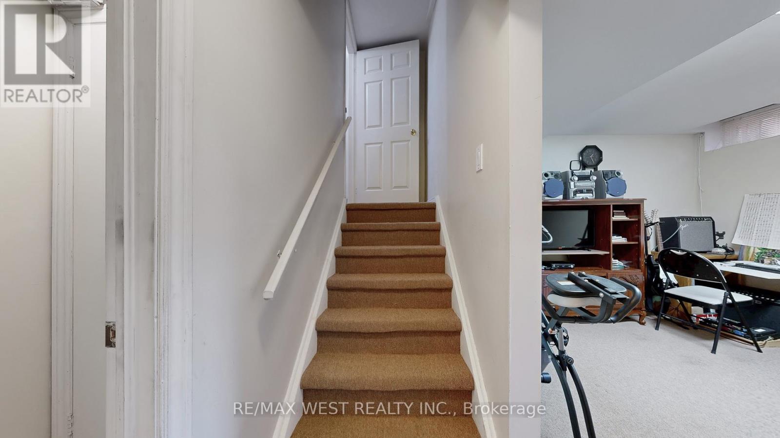 1 Platinum Drive, Toronto, Ontario  M6M 5K1 - Photo 38 - W12507594