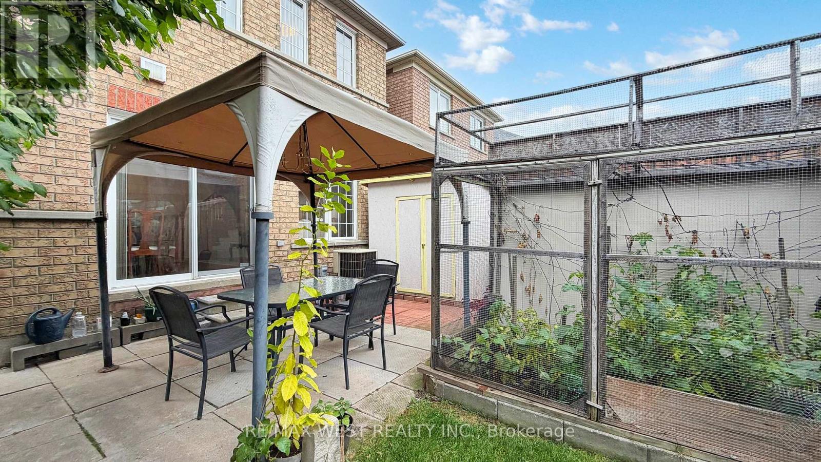 1 Platinum Drive, Toronto, Ontario  M6M 5K1 - Photo 43 - W12507594