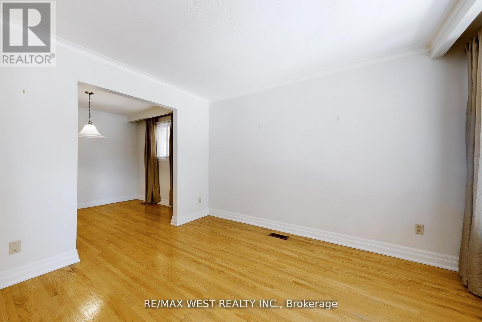 304 Concord Avenue, Toronto, Ontario  M6H 2P6 - Photo 10 - W12507608