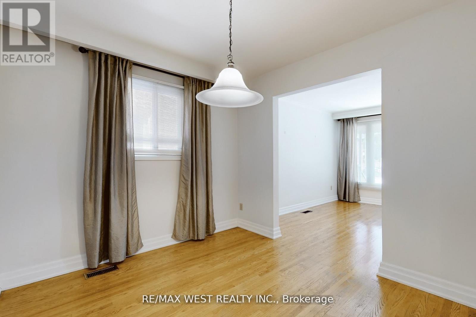 304 Concord Avenue, Toronto, Ontario  M6H 2P6 - Photo 14 - W12507608