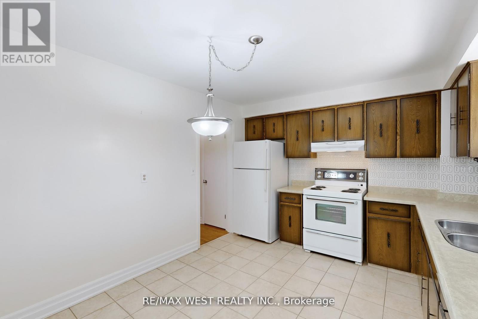 304 Concord Avenue, Toronto, Ontario  M6H 2P6 - Photo 18 - W12507608