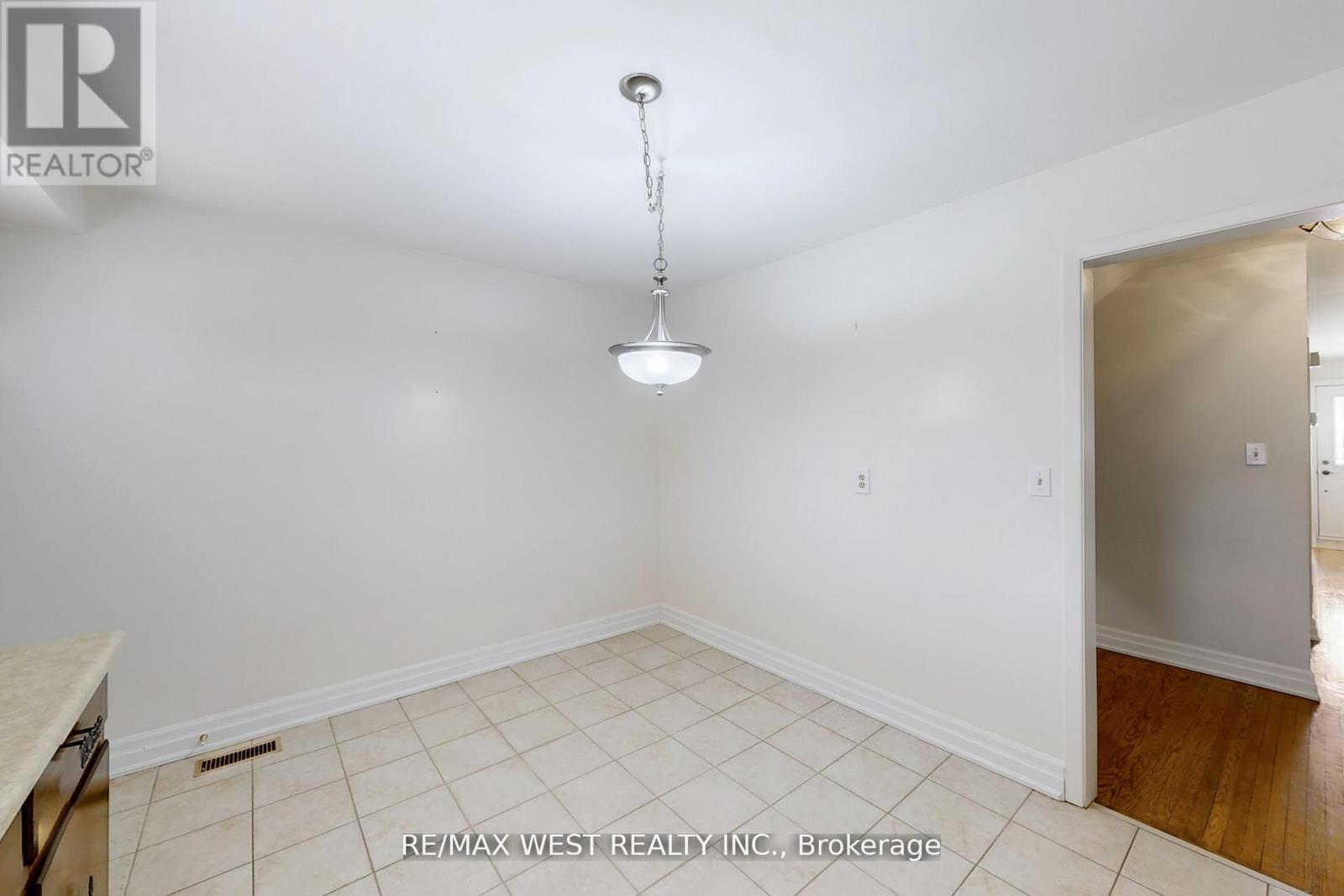 304 Concord Avenue, Toronto, Ontario  M6H 2P6 - Photo 19 - W12507608