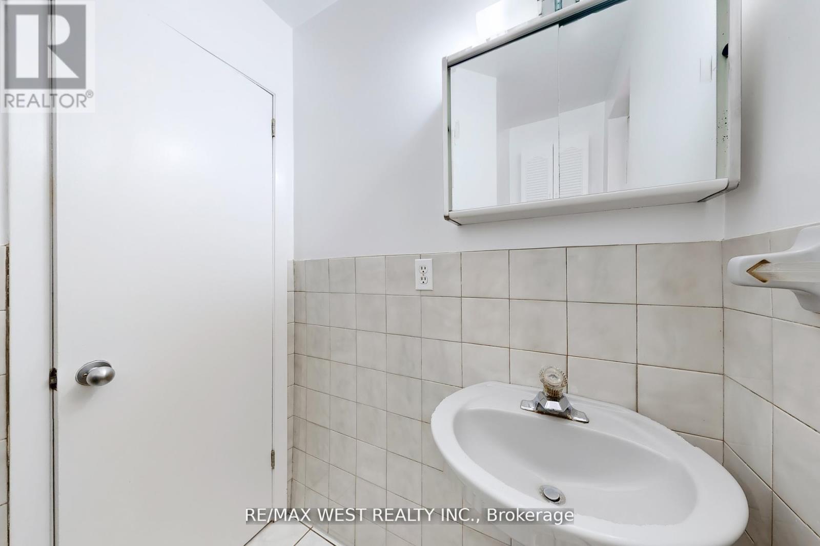 304 Concord Avenue, Toronto, Ontario  M6H 2P6 - Photo 42 - W12507608