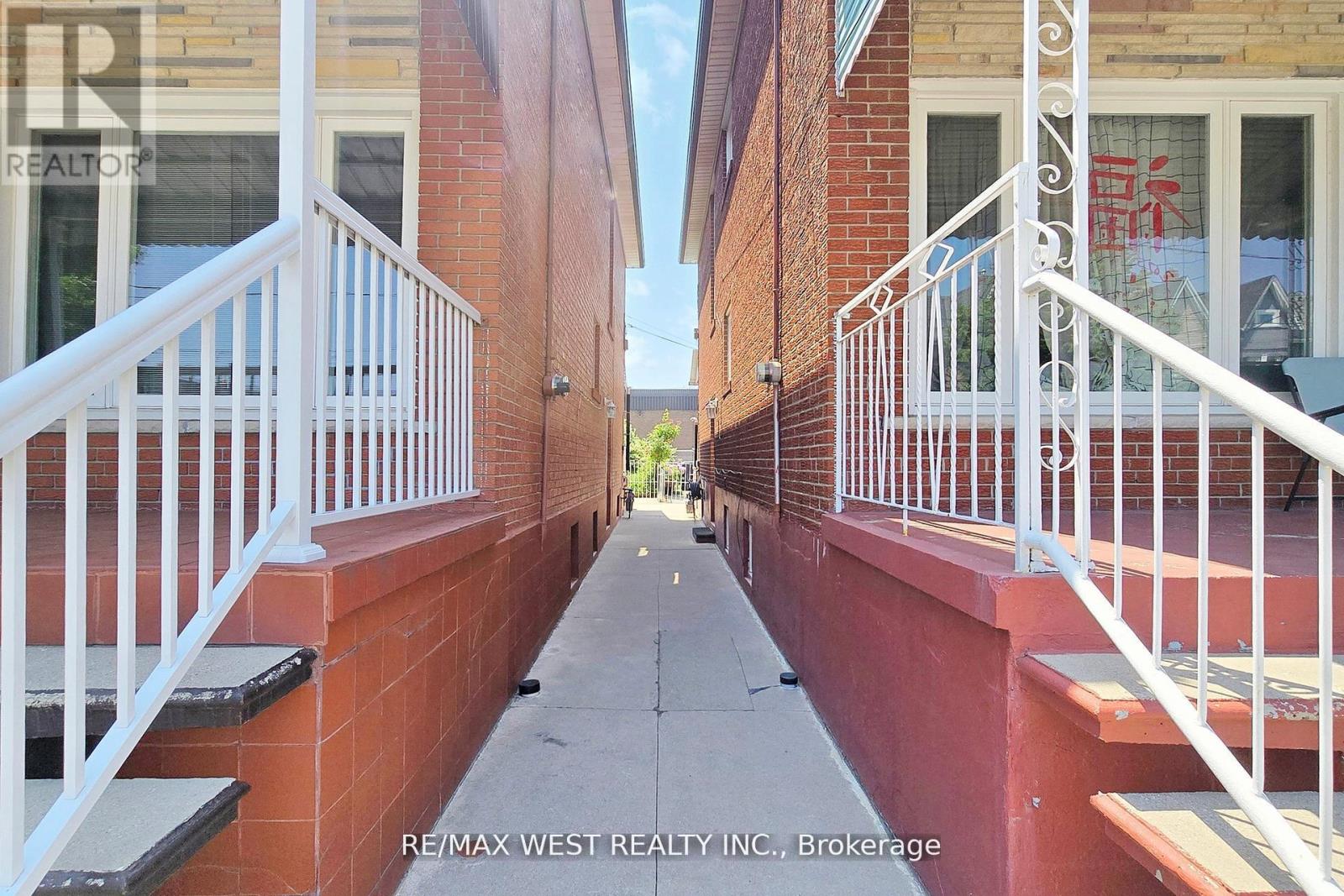 304 Concord Avenue, Toronto, Ontario  M6H 2P6 - Photo 45 - W12507608