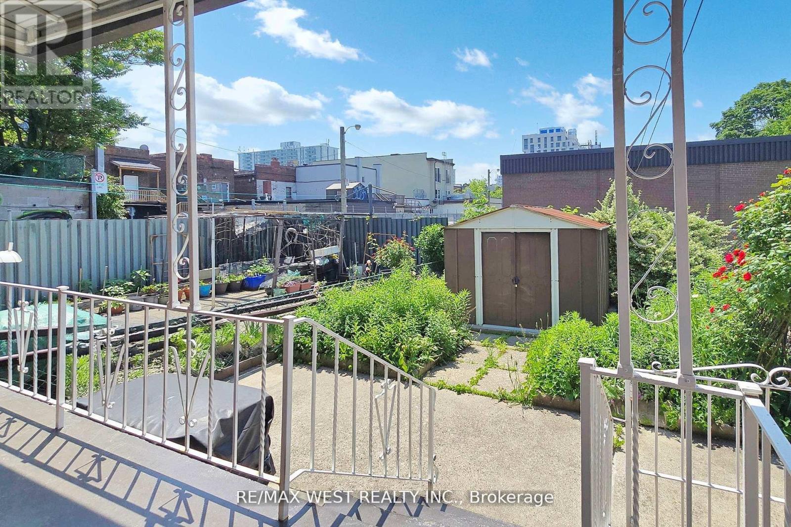 304 Concord Avenue, Toronto, Ontario  M6H 2P6 - Photo 49 - W12507608